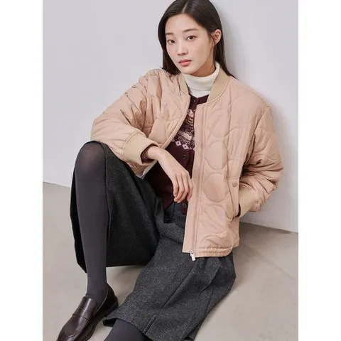 [빈폴레이디스] 폴리 물결 퀼팅 보머 점퍼  베이지 (BF4938C05A)