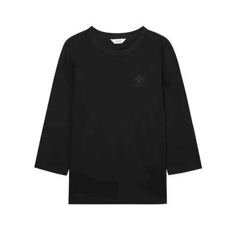 헤지스 여성 24FW 클리어런스면100% 블랙 자수 장식 7부소매 티셔츠 HSTS4CC70BK