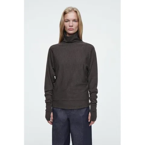 재팬 퍼널넥 메리노 울 스웨터