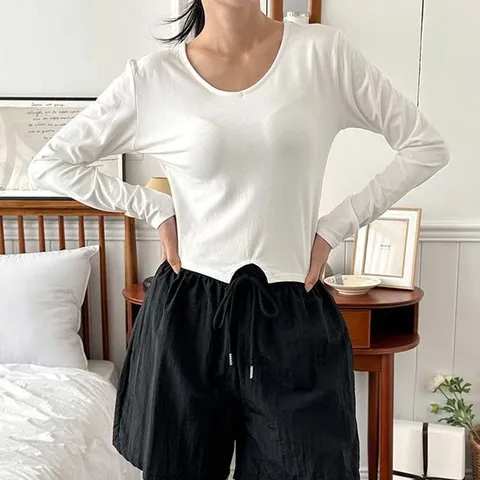 비스코스 크롭 스쿱넥티 얇은 무지 긴팔티 캐주얼룩