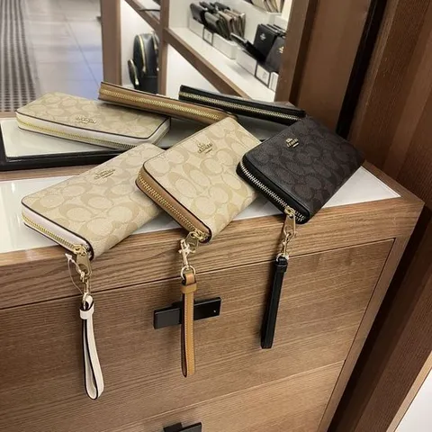 코치 지퍼 롱 손목지갑 C4452