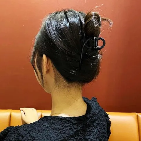 반묶음 대왕집게핀 올림머리  블랙 무광