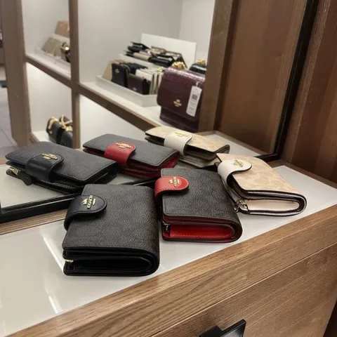 코치 미디움 코너 지갑 CW786