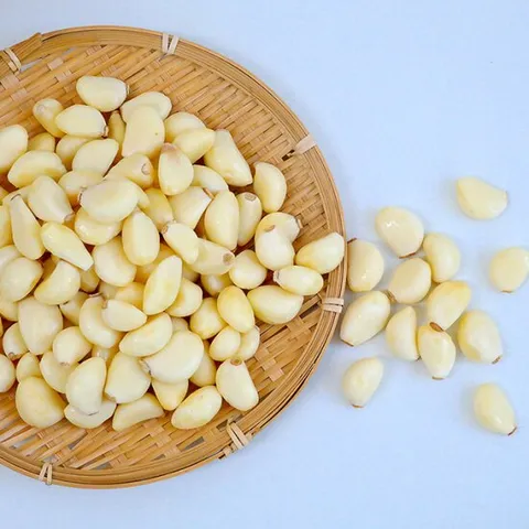 국내산 깐마늘 1kg(중) 꼭지있음