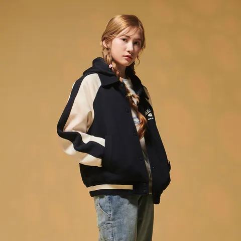 [에꼴리에] 여자 봄이월 후드탈착 카라 바시티 점퍼(25A0151)