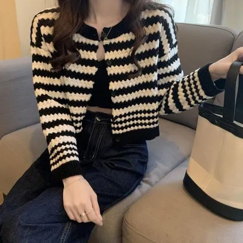 크롭기장 신축성 좋은 배색 스트라이프 간절기 가디건