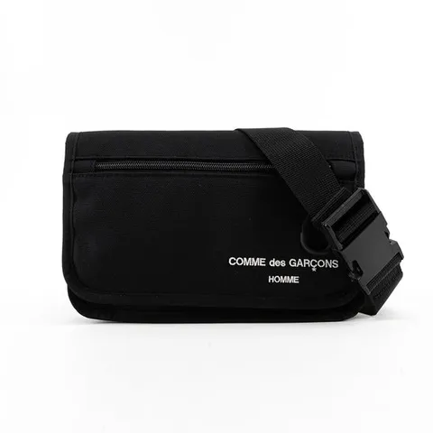 꼼데가르송 로고 디테일 나일론 크로스백 BLACK HN K203W241