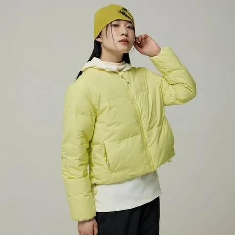 [ 롯데백화점 ]귀엽게 가볍게 따뜻하게  입기좋은 엘브 뮬라드 키루나 U넥 크롭 패딩JDW24023