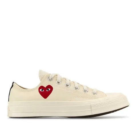 꼼데가르송 아이보리 캔버스 아이코닉 하트 로고 스니커즈 AZK1
