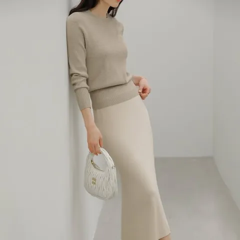 에이미라운드넥니트