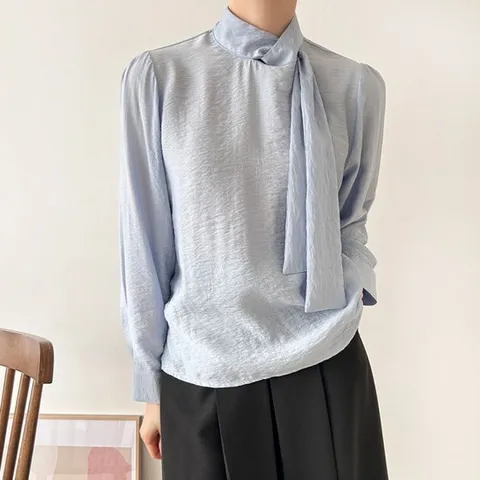 플러리싱 / 모던 타이넥 퍼프 셔링 긴팔 블라우스  플러리싱