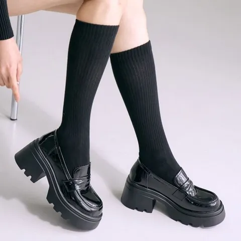 에스유니 부드럽고 발편한 여성 하이틴 청키굽 통굽 로퍼 구두 7cm