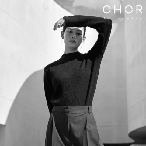 코어 어센틱 크롭 모크넥 니트 1종 (블랙)