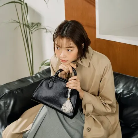 [빈폴ACC] (BE52D3M085) 리프 라운드 스몰 토트백 - 블랙