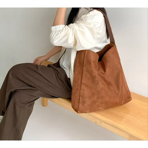 인해하우스 / 여성용 스웨이드 빅팩 숄더백