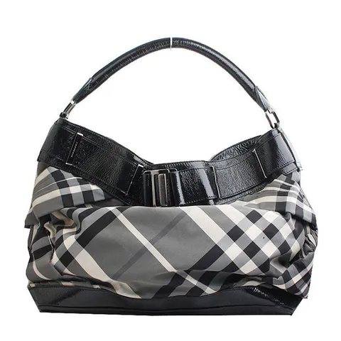(명품) 버버리 블랙 크링클 체크 빅숄더백