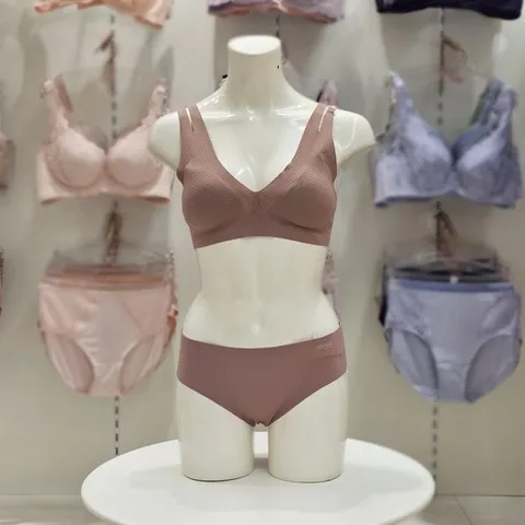 [ AK백화점 ][트라이엄프] 슬로기 제로필 플로우 무봉제 심리스 브라렛 노라인 팬티 세트 SLDF88R406 H2