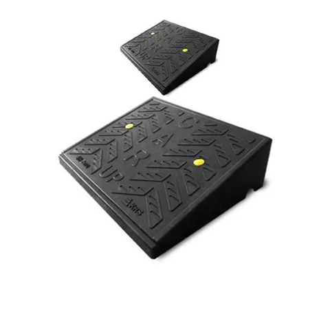 턱있는 곳에 사용하는 700 X 550 X 200 진입판 X 2개 차량진입용발판