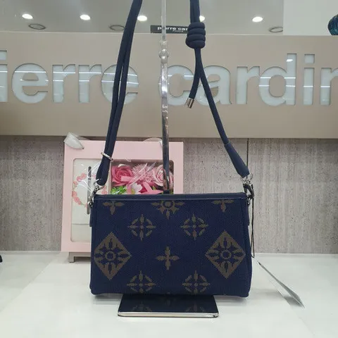 [피에르가르뎅]니트로 만든 미니크로스백(21ㅡ14ㅡ4)_GN