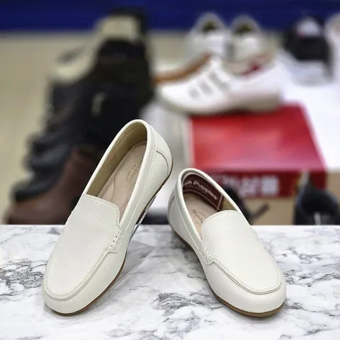 [허시파피]여성 2CM굽  경량 심플 컴포트 캐주얼 로퍼 단화 3FR4