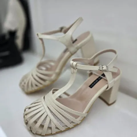 [리바디]드라마 글래디에이터 샌들 7.0cm ARA2025RV3921