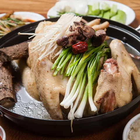 엠디스마켓 능이 닭백숙 1.6kg