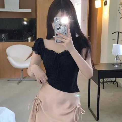 오프숄더 넓은 하트넥 레이스 반팔 블랙 블라우스