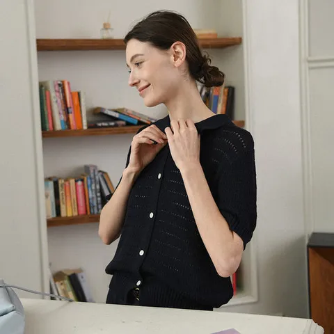 [ 롯데백화점 ][피그먼트]클래식 펀칭 카라 가디건 PBE03S-NCDW007