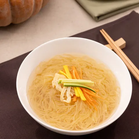 삶지 않고 바로 먹는 간편한 웰빙 두부 품은 호박국수180gx5팩+비빔소스60gx5개