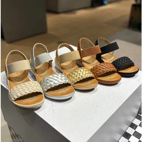 [ 현대백화점 ]베어파우 HILTON III 여성 샌들 경량 웨지 5종 택1 K2783RB-W