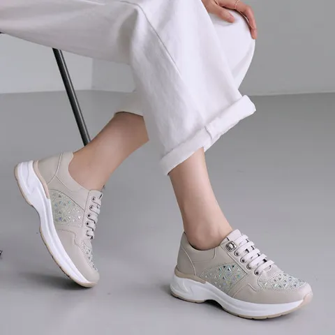 에스유니 소가죽 큐빅 포인트 데일리 여성 통굽 키높이 스니커즈 운동화 4cm