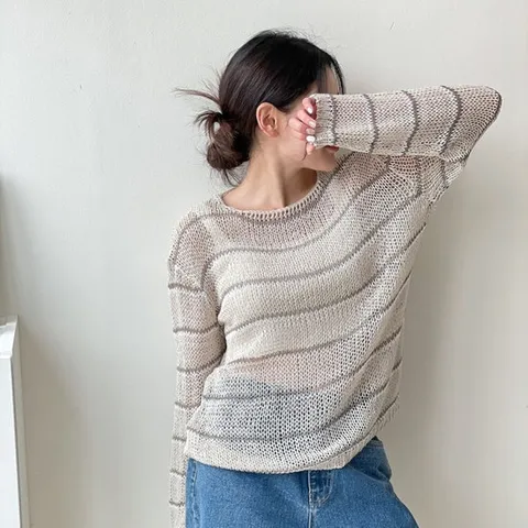 플러리싱 / 여름 루즈핏 입술넥 단가라 긴팔 니트  플러리싱