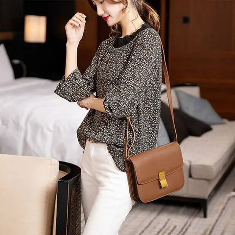 루즈핏 블랙 캐주얼 로맨틱 여성 예쁜