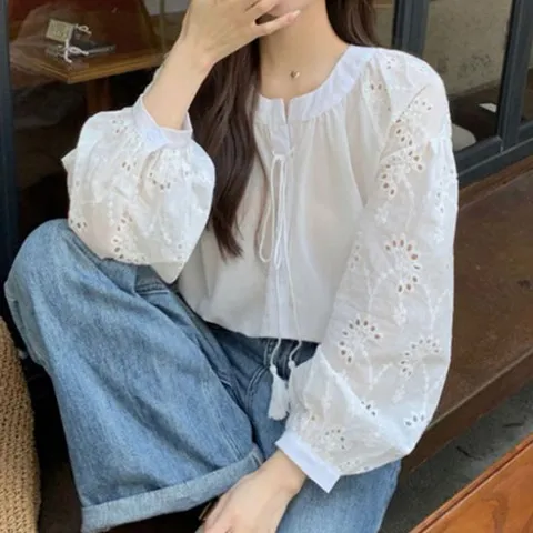 화이트블라우스 여성 플라워 자수 펀칭 스트링 루즈핏 긴팔블라우스