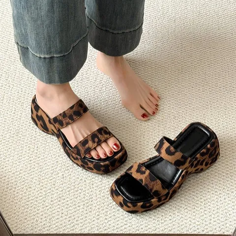 이쁘다슈즈 베르세 통굽 샌들 슬리퍼