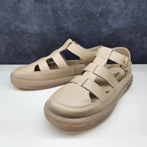 [무크]피셔맨 클리어창 여성 스니커즈 샌들 2.5cm 516422904AP_Y