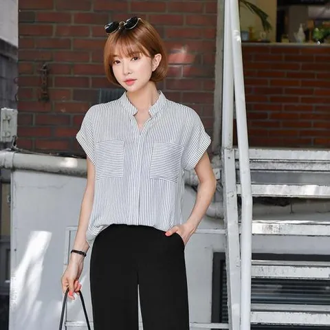 [마이더스비] 린즈 포켓 캡소매 블라우스