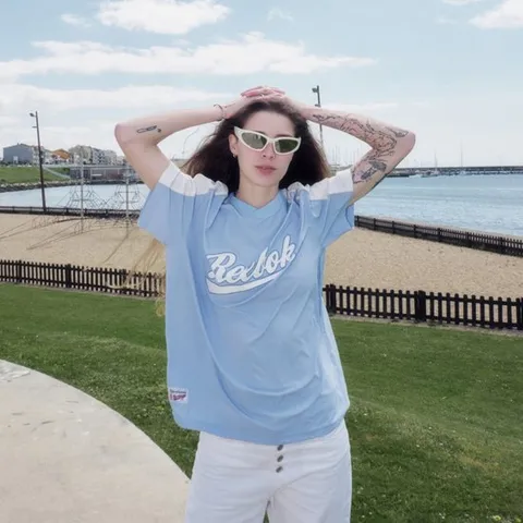 [ 롯데백화점 ][리복]뉴베이직 레터링 남여공용 반팔 피스테 - 블루 RETS5EM60_B1