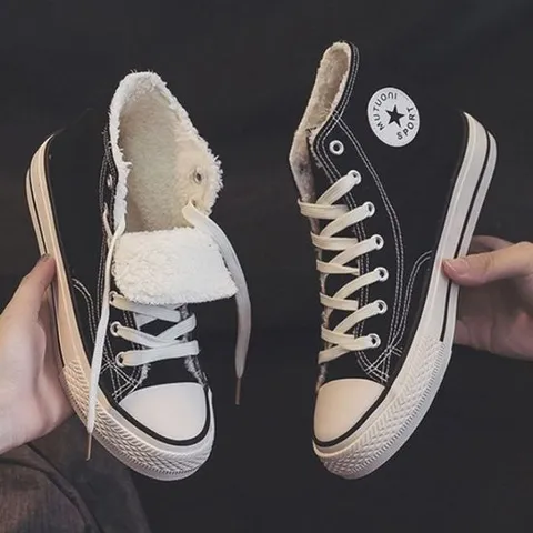 [에이치플러스몰]1컬러 방한 스니커즈 스타일 데일리 따뜻한 운동화 TM