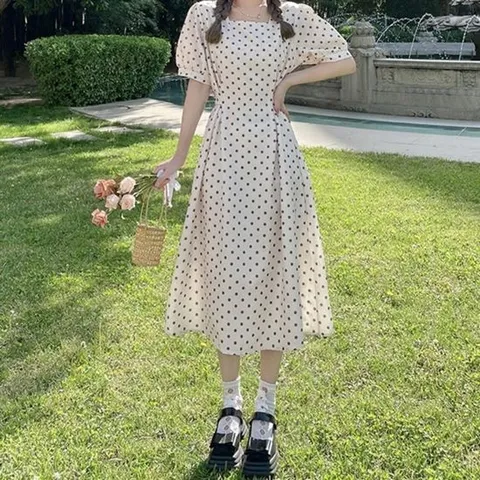 데이트룩 러블리느낌 스퀘어넥 플레어 도트원피스