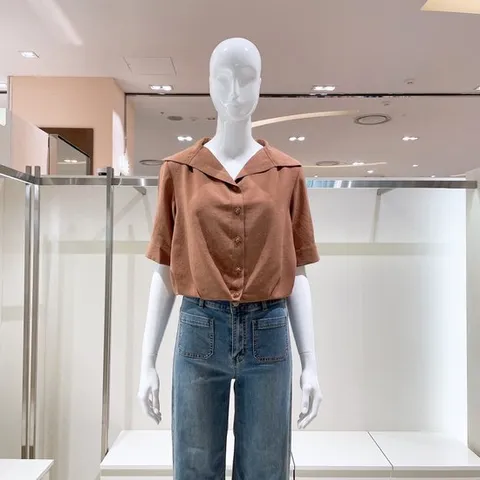 [ AK백화점 ][비지트인뉴욕] 오픈칼라 반팔 블라우스 VA7SS06