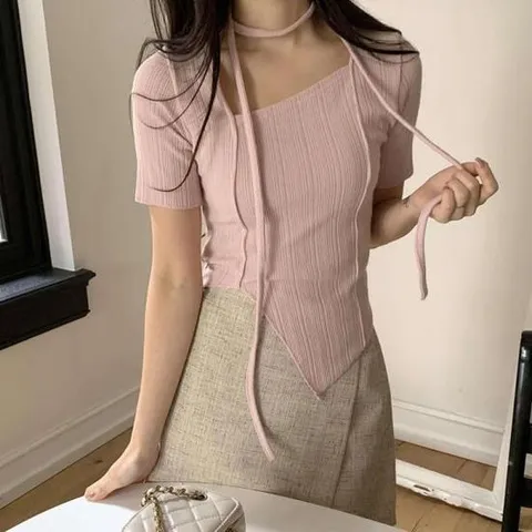 아트박스/옷자락 여성 초커 스트랩 세로줄 반팔 니트