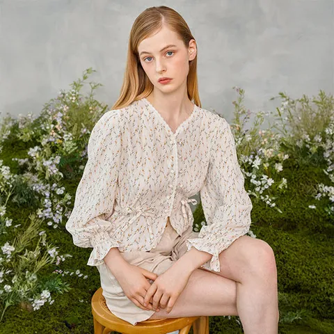 [ 롯데백화점 ][바이탈싸인] Lace Button Puff Blouse [2colors]