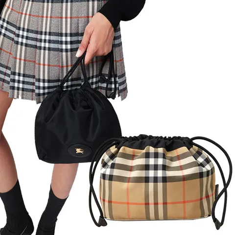 25FW 버버리 홀스슈 드로스트링 파우치백/8111317/버버리 파우치