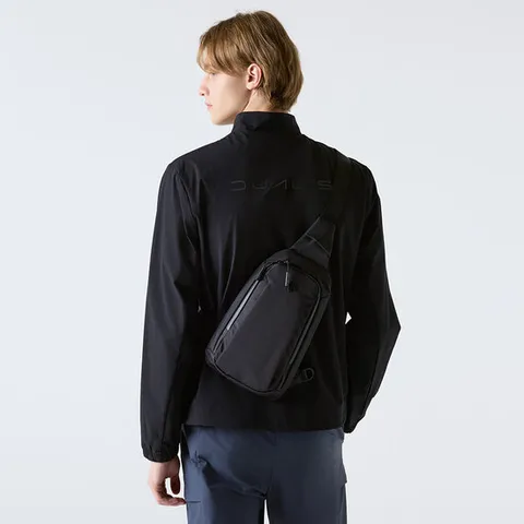 [데상트공식] 듀얼리스 슬림 슬링백 SQ323DBG70