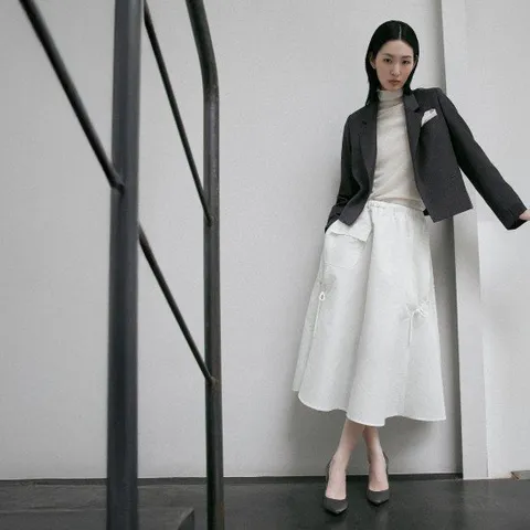 르네크루 25FW 패널 플레어 볼륨 스커트 [런칭 가격 99,900원]