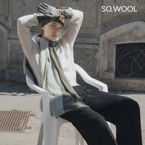 쏘울 25FW 캐시 메탈 케이블 시어 니트