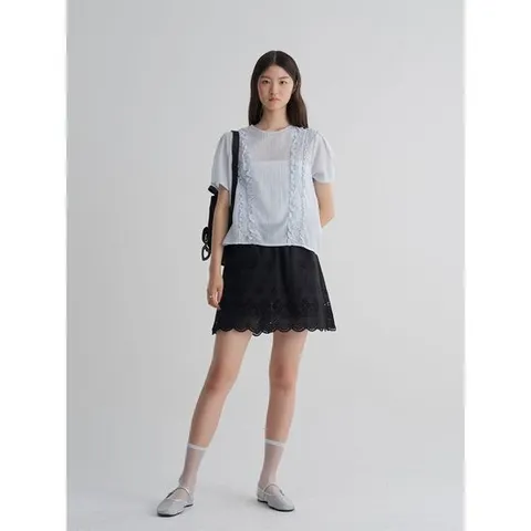 (125765MQBQ) [에잇세컨즈] 시어 프릴 블라우스  스카이 블루