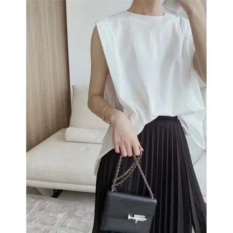 [모노무드]모노무드 백버튼 라운드넥 슬리브리스 탑 블라우스 MF