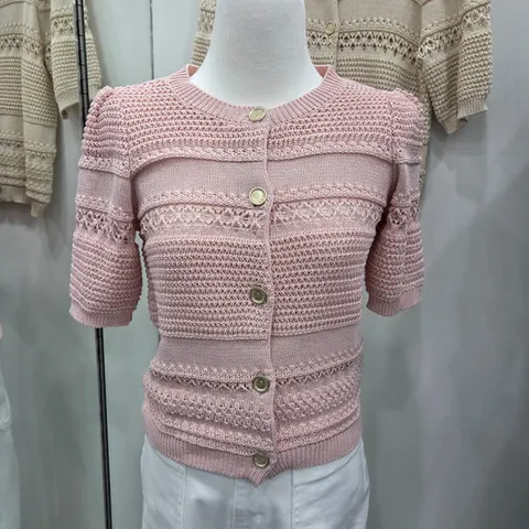 [로엠]크로셰 라운드넥 금장 가디건_RMCKE37RT3_CJ